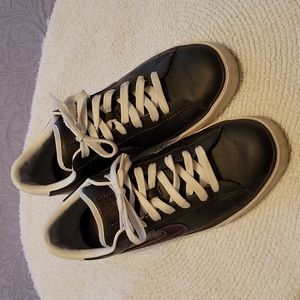 Men Brown Nike size 11 classic